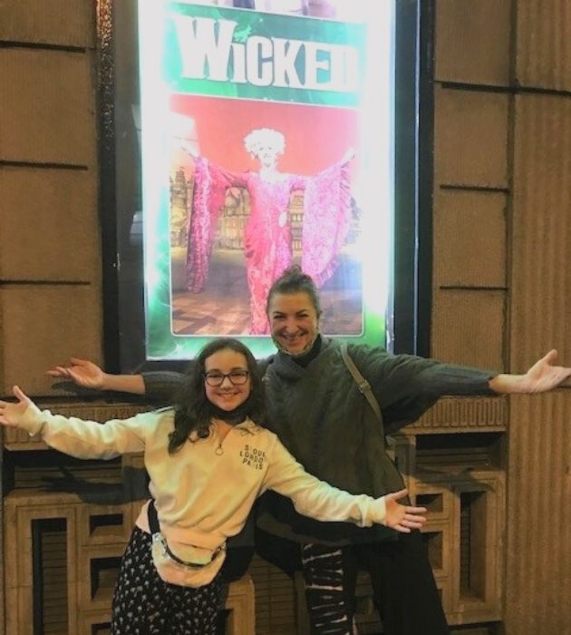 Lois finally met Kim when Momentum arranged for her to see Kim perform in Wicked.